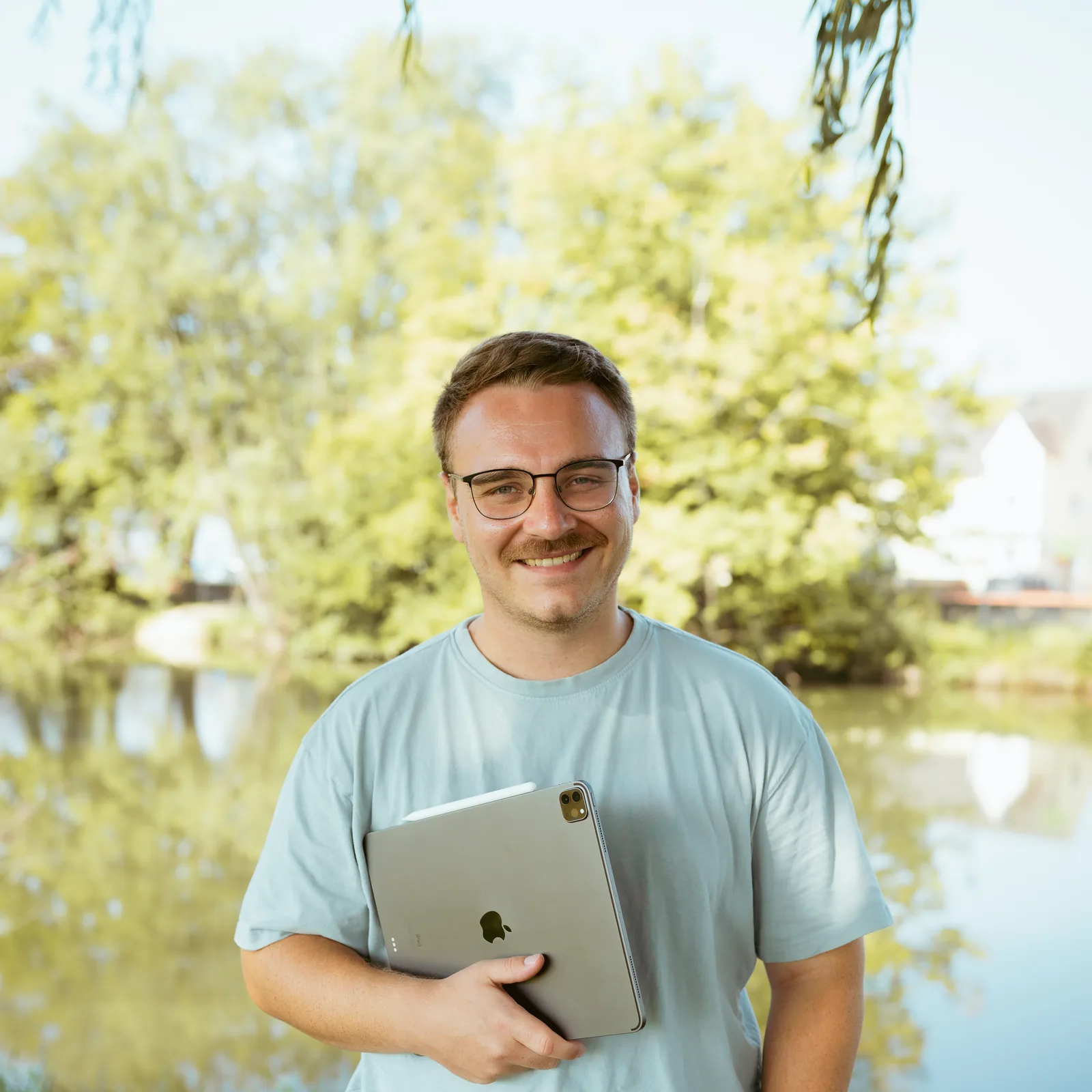 Dani Weber mit iPad